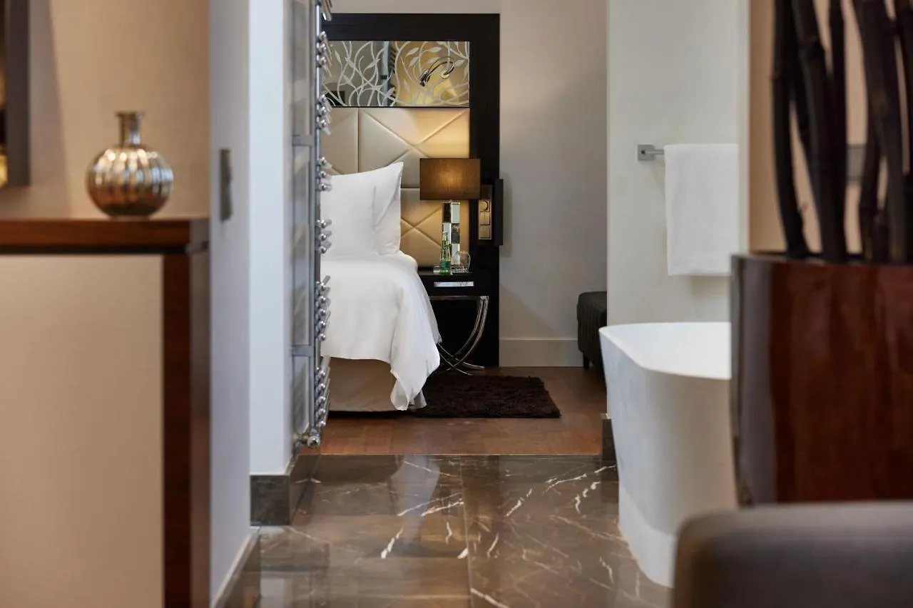 Hotel Roomers Berlin Steinplatz, Autograph Collection