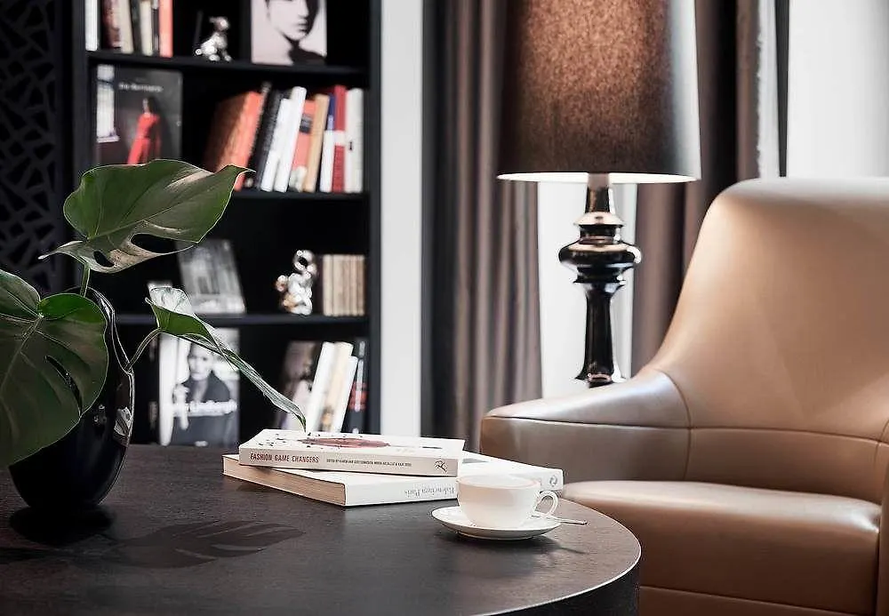 Roomers Berlin Steinplatz, Autograph Collection