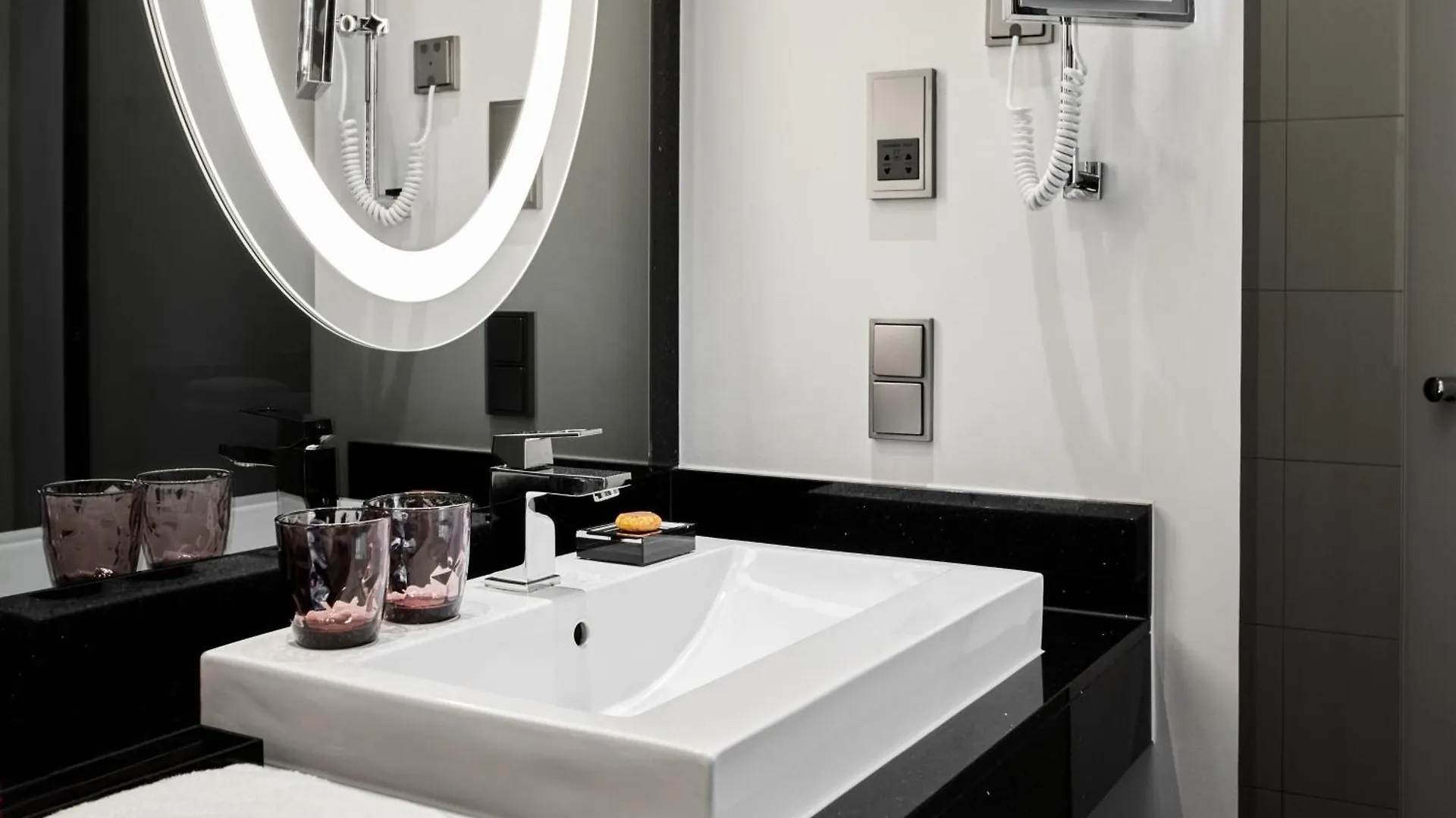 Roomers Berlin Steinplatz, Autograph Collection 5*,