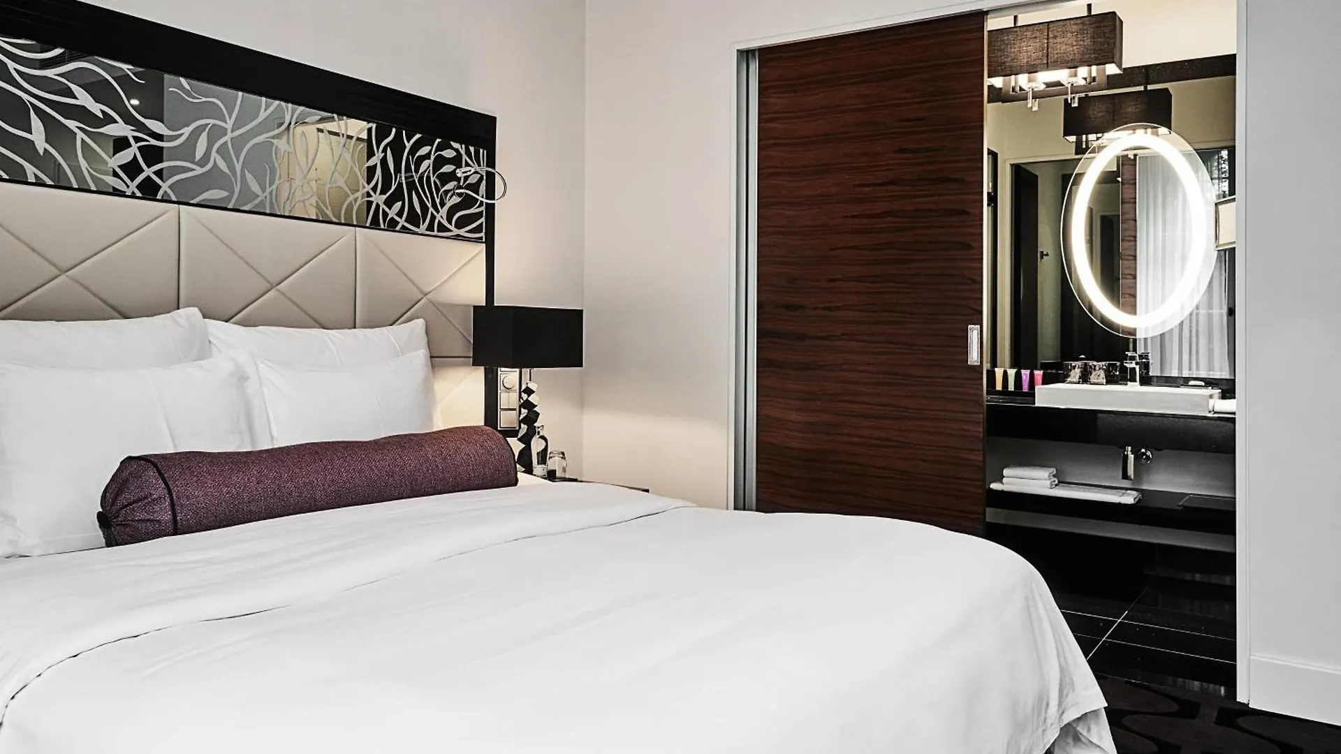 Hotel Roomers Berlin Steinplatz, Autograph Collection