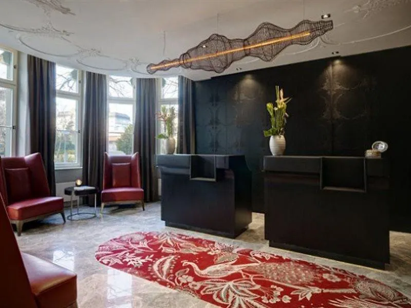 ***** Hotel Roomers Berlin Steinplatz, Autograph Collection Germania