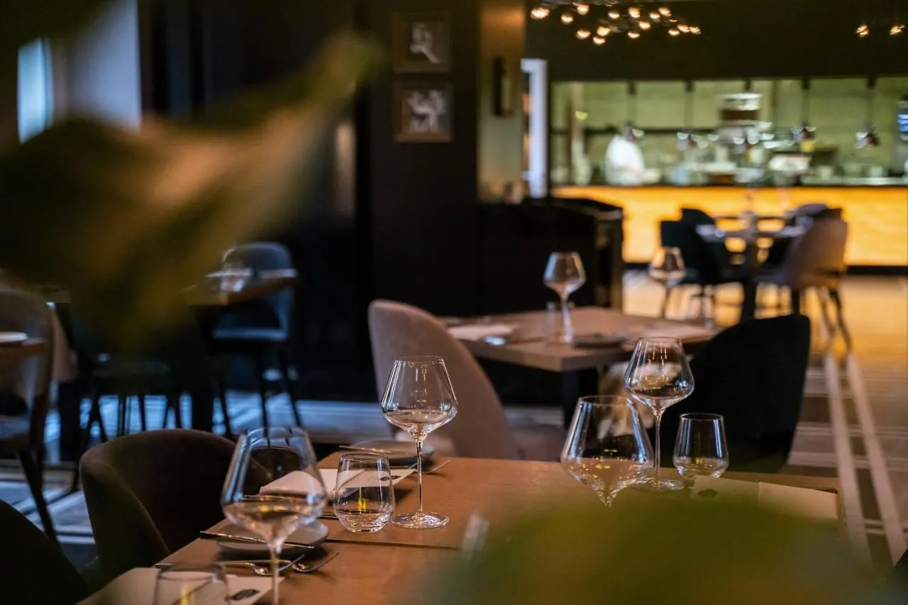 ***** Hotel Roomers Berlin Steinplatz, Autograph Collection Niemcy