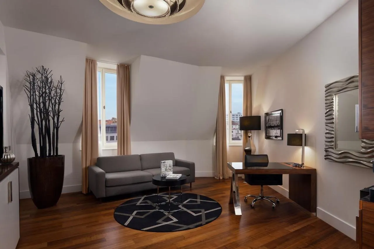 Hotel Roomers Berlin Steinplatz, Autograph Collection
