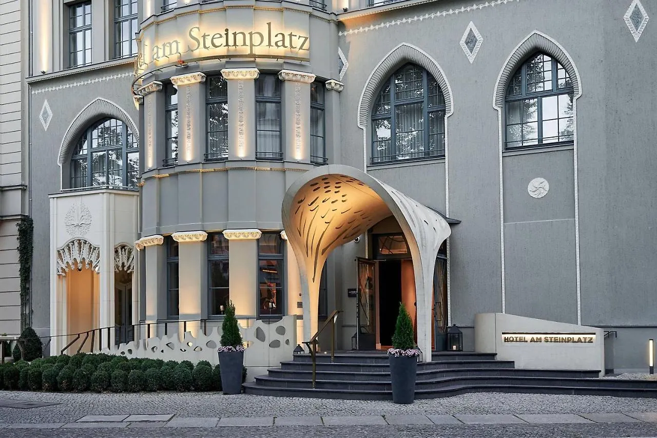 Roomers Berlin Steinplatz, Autograph Collection contacts