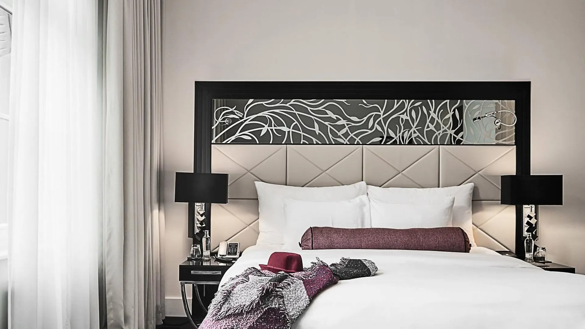 ***** Hotel Roomers Berlin Steinplatz, Autograph Collection Germany