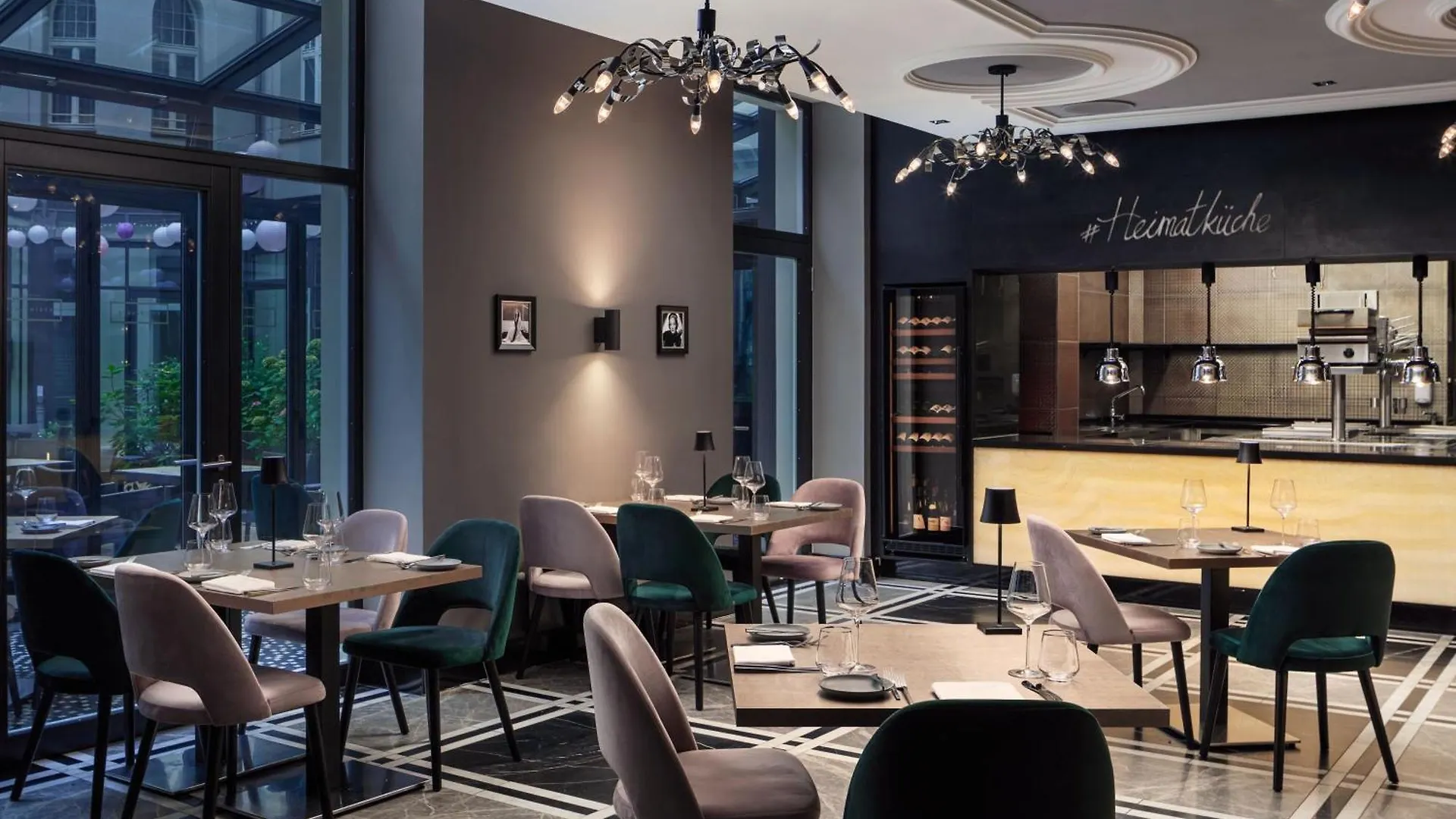 Roomers Berlin Steinplatz, Autograph Collection