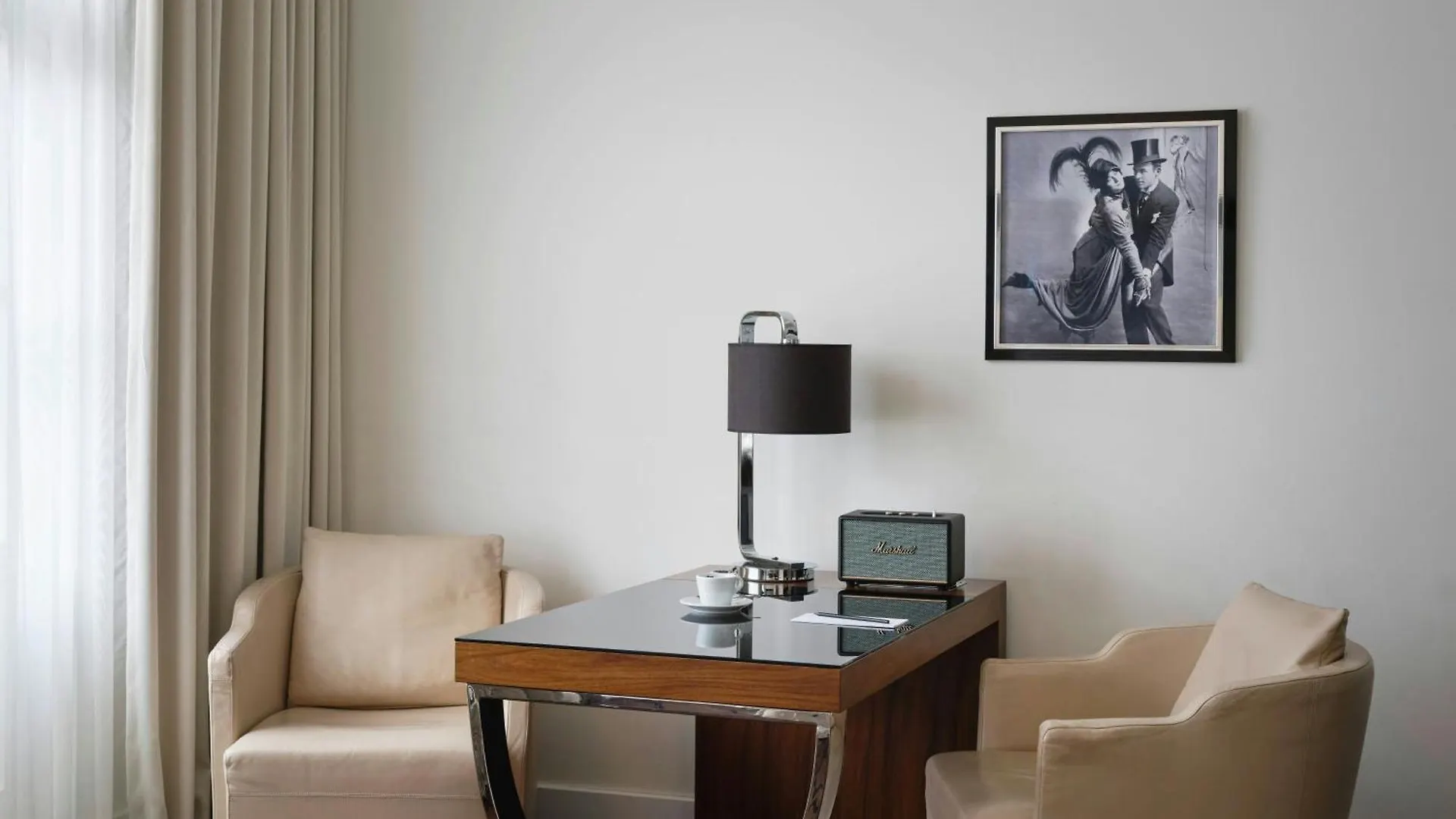 ***** Hotel Roomers Berlin Steinplatz, Autograph Collection Germany